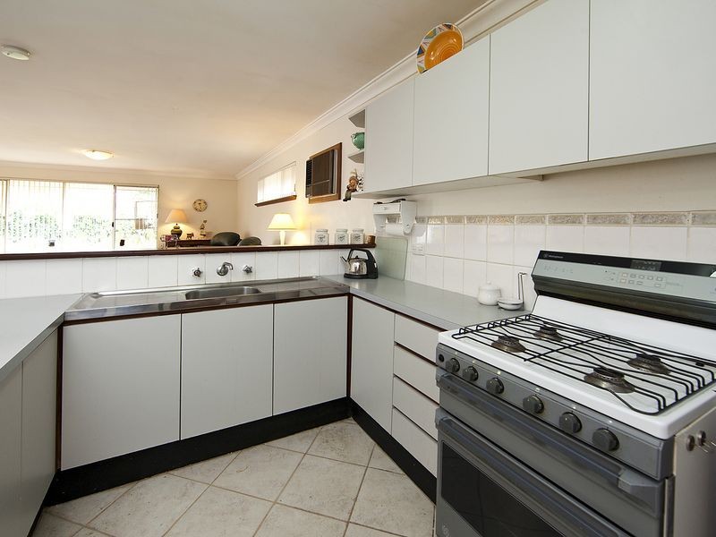 10 Worralda Street, Maida Vale WA 6057