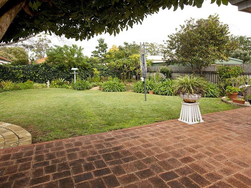 10 Worralda Street, Maida Vale WA 6057