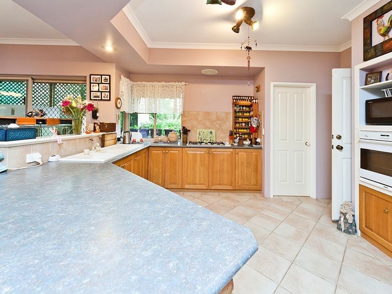 12 Desert Ash Place, Helena Valley WA 6056