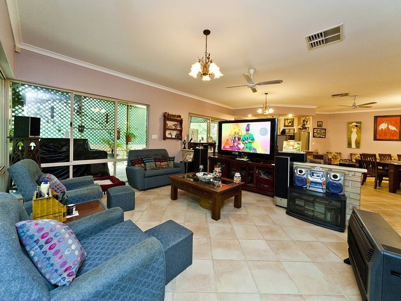 12 Desert Ash Place, Helena Valley WA 6056