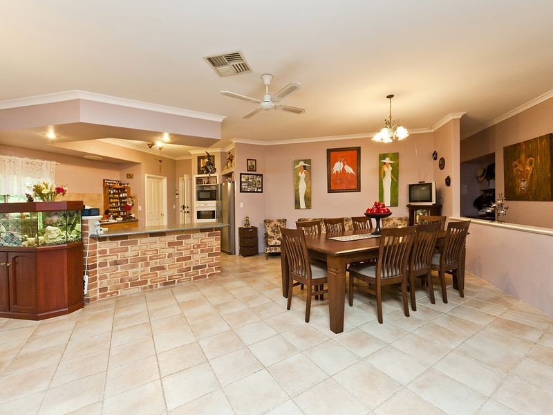 12 Desert Ash Place, Helena Valley WA 6056