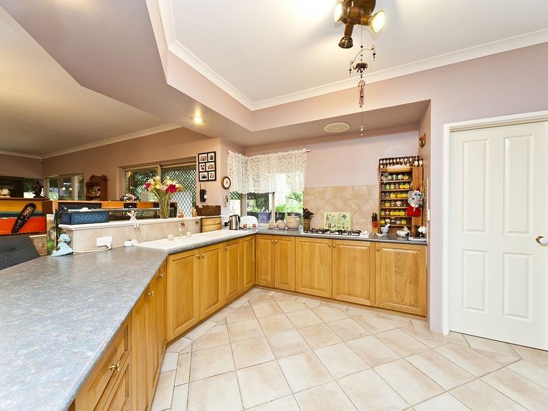 12 Desert Ash Place, Helena Valley WA 6056