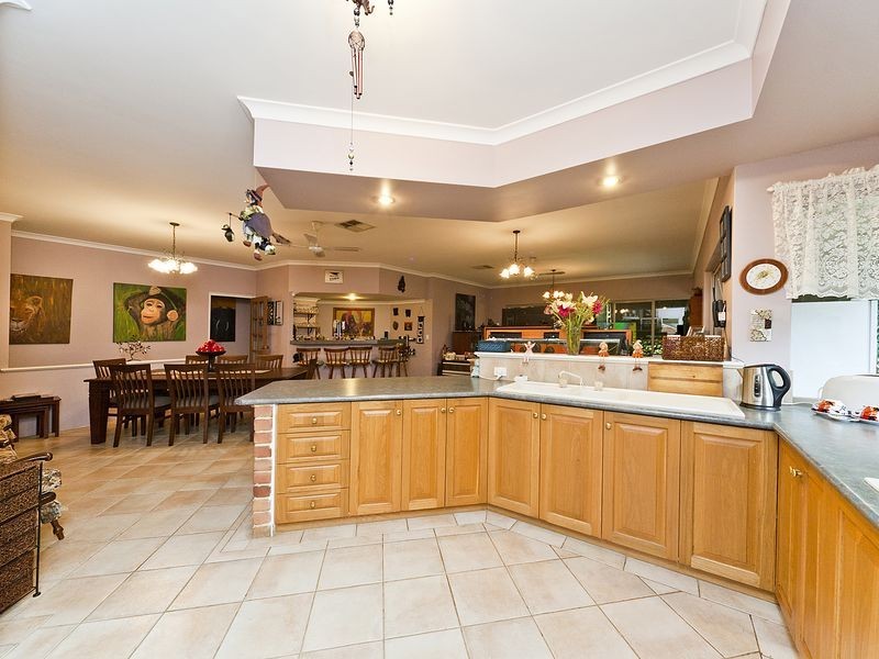 12 Desert Ash Place, Helena Valley WA 6056