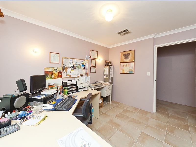 12 Desert Ash Place, Helena Valley WA 6056