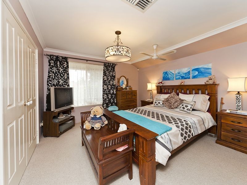 12 Desert Ash Place, Helena Valley WA 6056