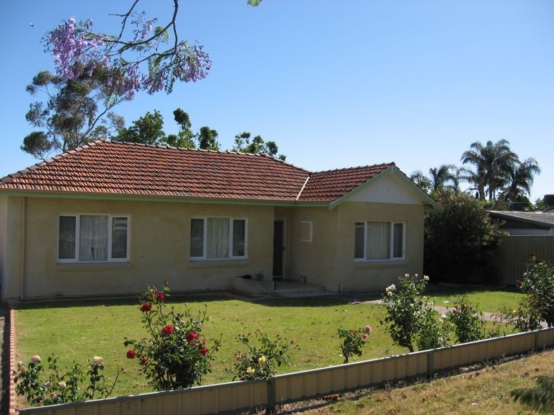 15 Warner Road, High Wycombe WA 6057