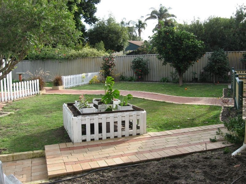 15 Warner Road, High Wycombe WA 6057