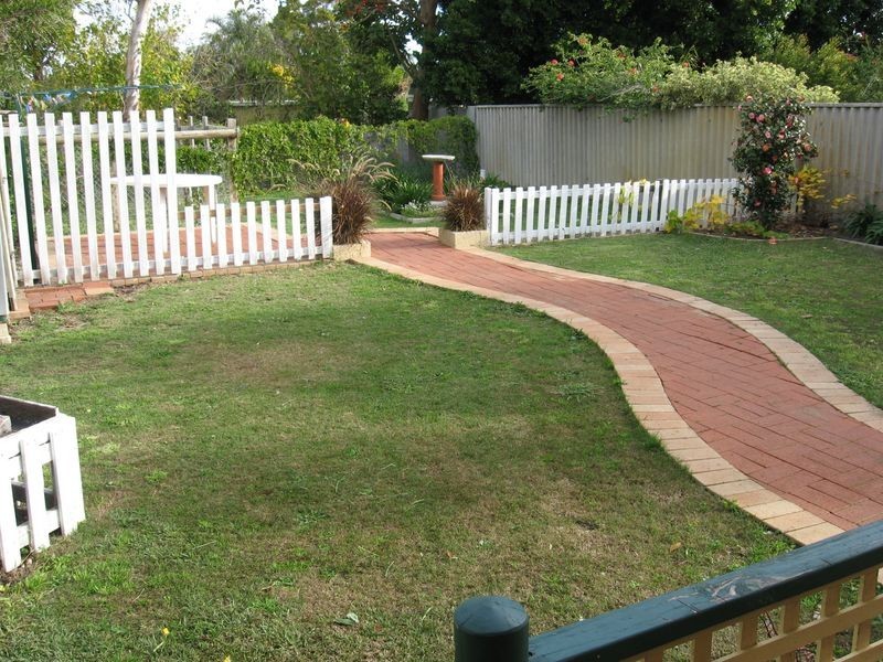 15 Warner Road, High Wycombe WA 6057