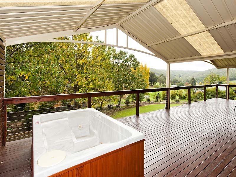 70 Lawnbrook Road East, Bickley WA 6076