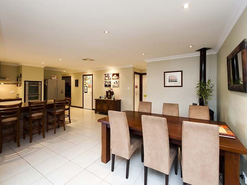 70 Lawnbrook Road East, Bickley WA 6076