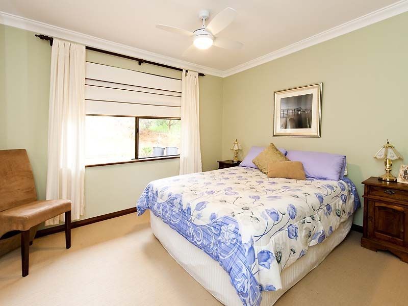 70 Lawnbrook Road East, Bickley WA 6076