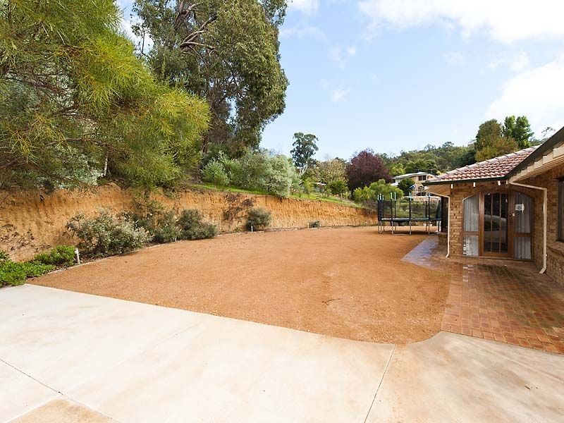 70 Lawnbrook Road East, Bickley WA 6076