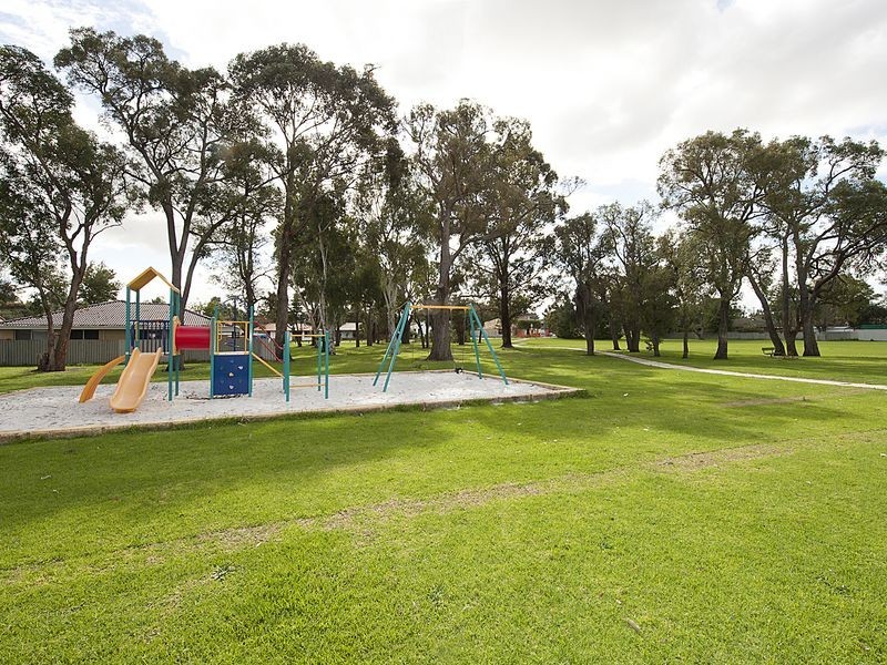 16 Bandalong Way, High Wycombe WA 6057