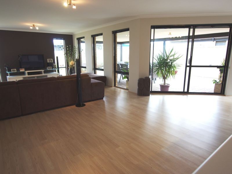 10 Mustang Court, High Wycombe WA 6057