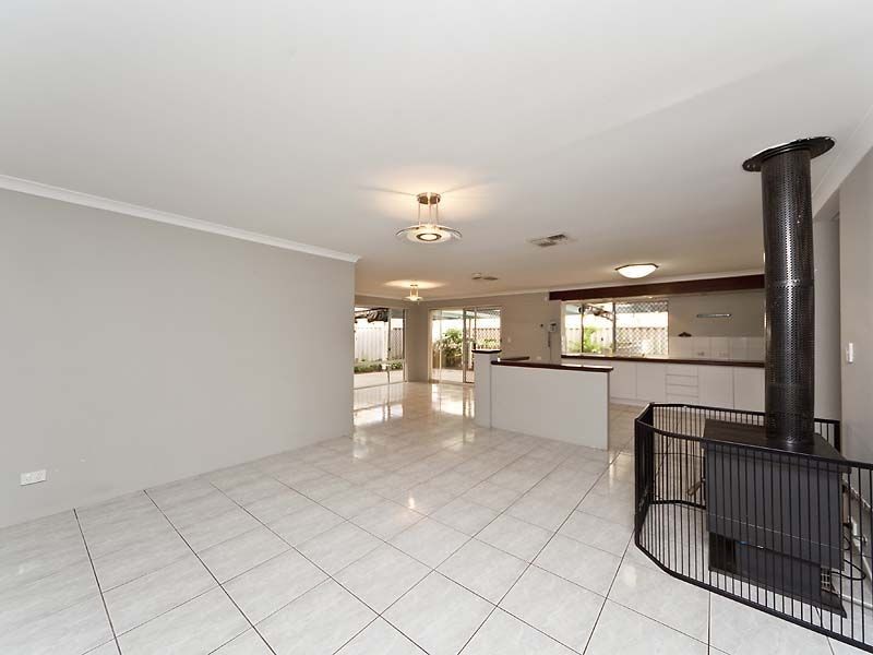 21 Koongee Cross, High Wycombe WA 6057