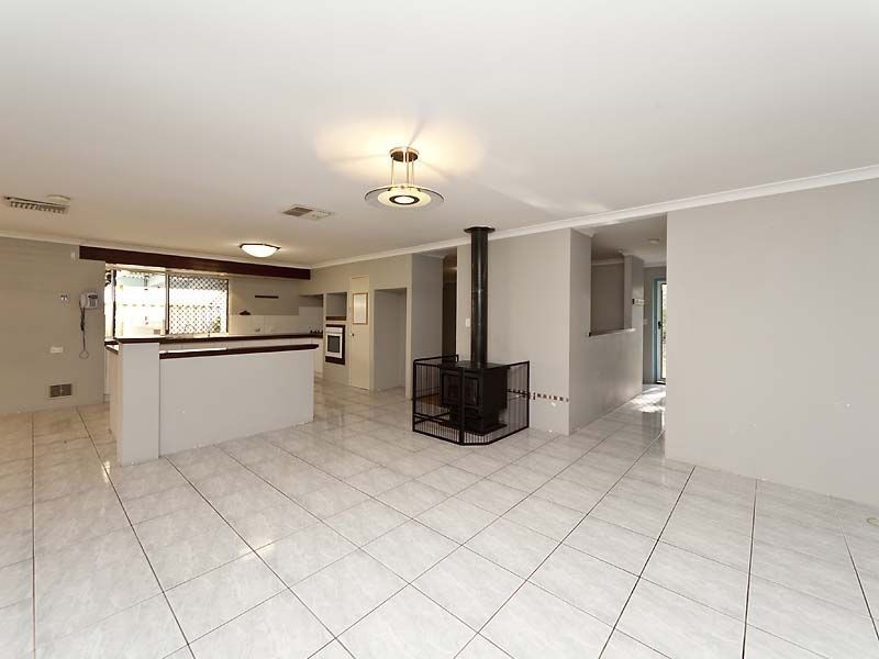 21 Koongee Cross, High Wycombe WA 6057