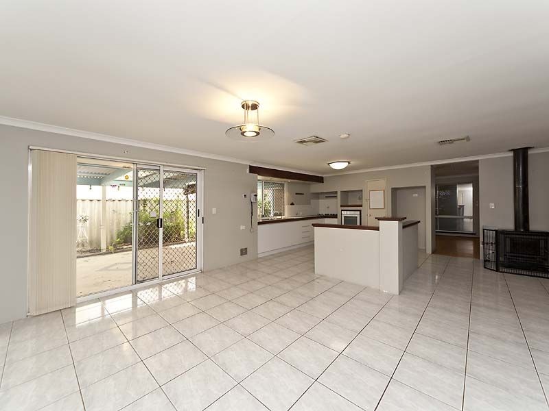 21 Koongee Cross, High Wycombe WA 6057