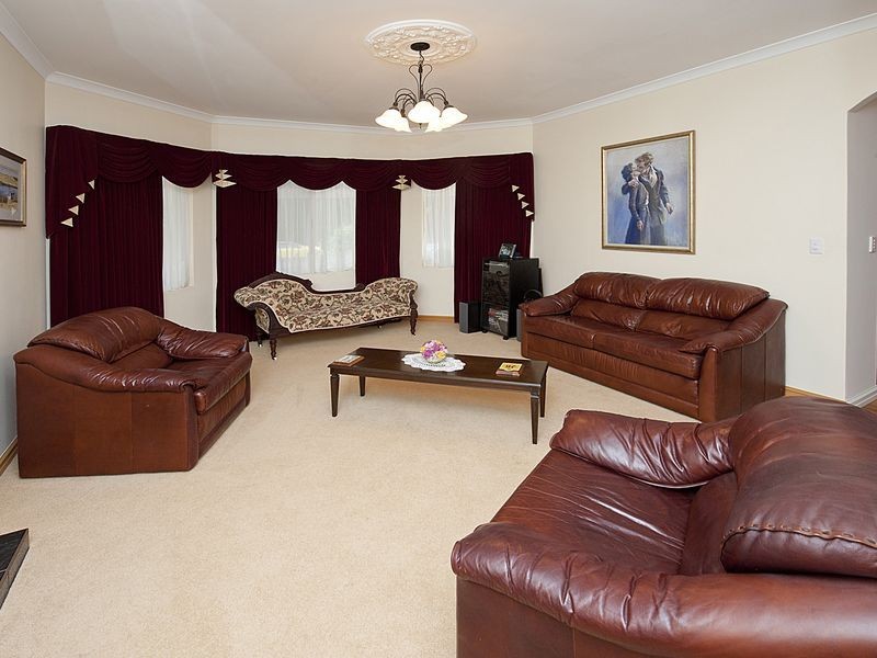 32 Balmoral Road, Gooseberry Hill WA 6076