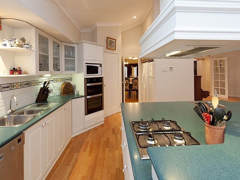 32 Balmoral Road, Gooseberry Hill WA 6076