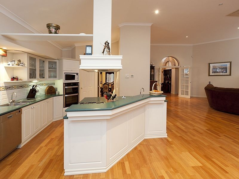 32 Balmoral Road, Gooseberry Hill WA 6076