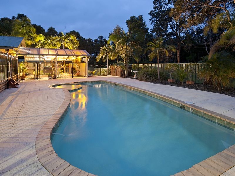 32 Balmoral Road, Gooseberry Hill WA 6076