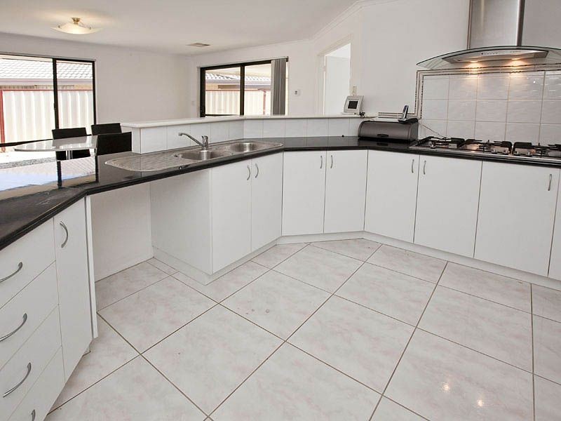 63 Myerson Crescent, Maida Vale WA 6057