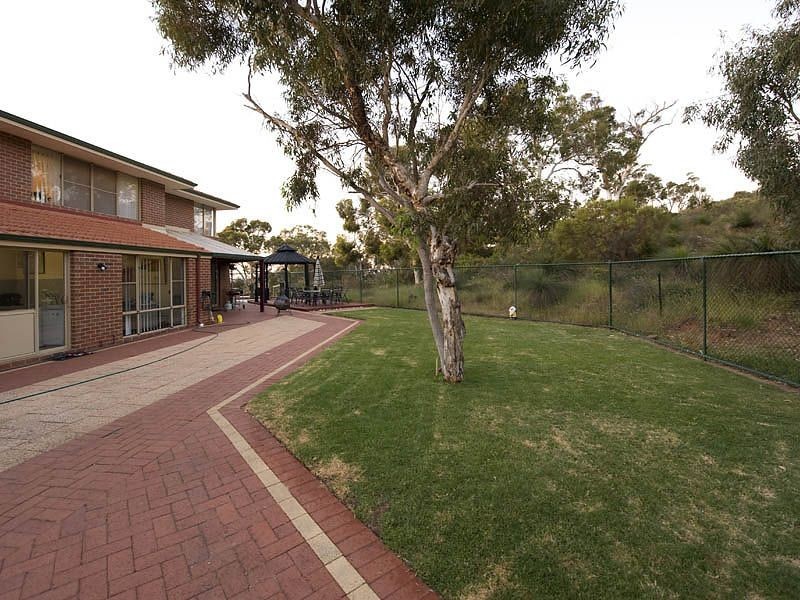 198 Lewis Road, Forrestfield WA 6058
