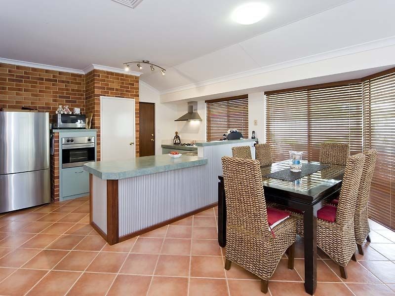 14 Feeney Gardens, High Wycombe WA 6057