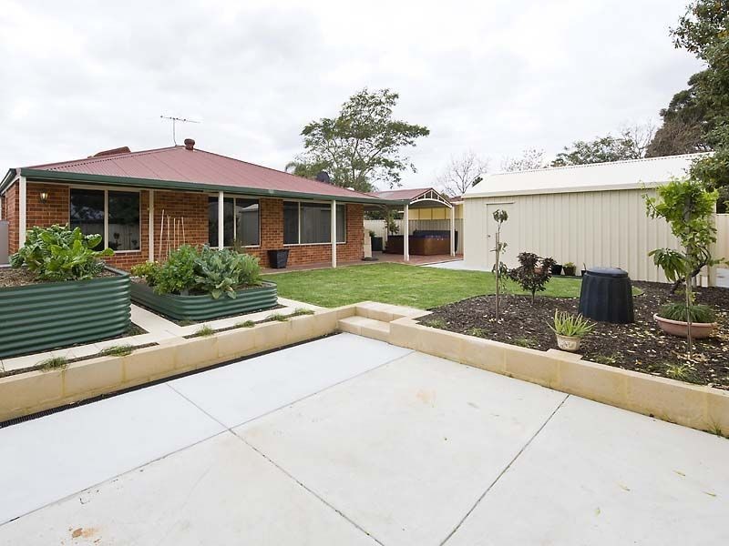 14 Feeney Gardens, High Wycombe WA 6057