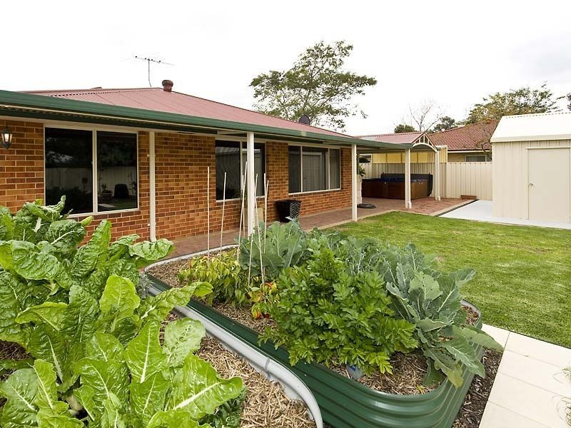 14 Feeney Gardens, High Wycombe WA 6057