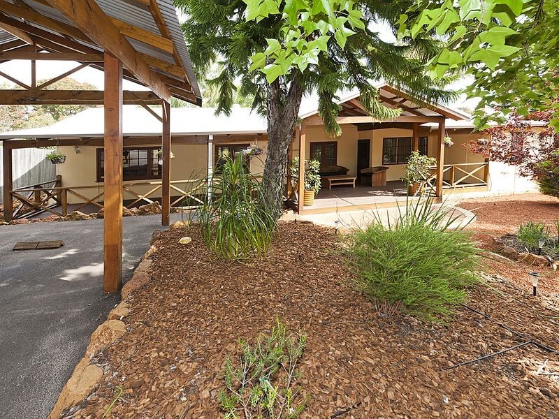 31 Mason Road, Kalamunda WA 6076