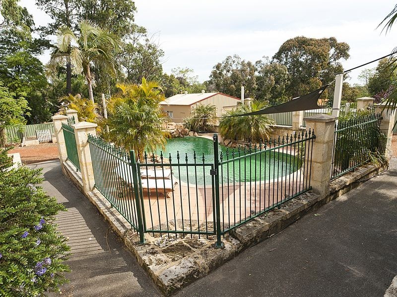 31 Mason Road, Kalamunda WA 6076