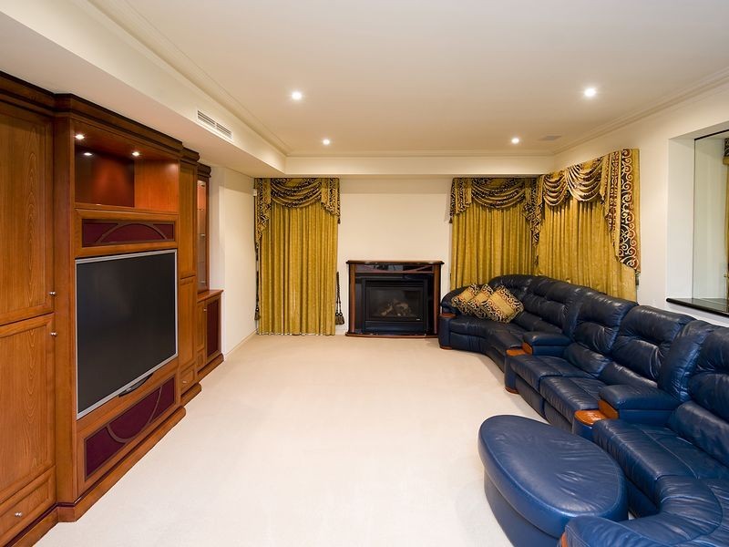 15 Newlands Grove, Gooseberry Hill WA 6076