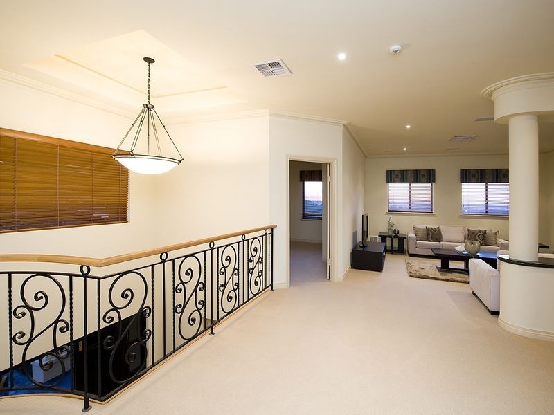 15 Newlands Grove, Gooseberry Hill WA 6076