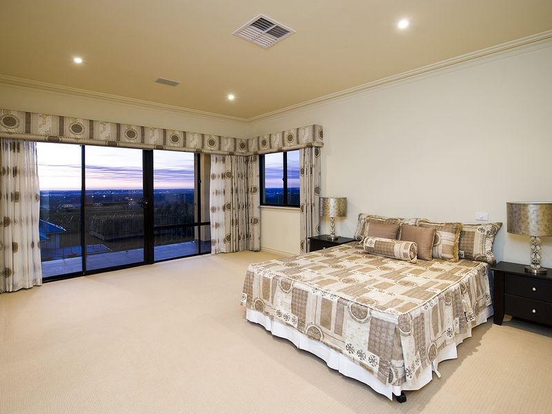 15 Newlands Grove, Gooseberry Hill WA 6076
