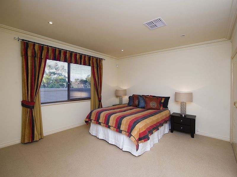 15 Newlands Grove, Gooseberry Hill WA 6076
