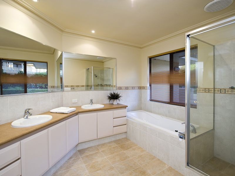 15 Newlands Grove, Gooseberry Hill WA 6076