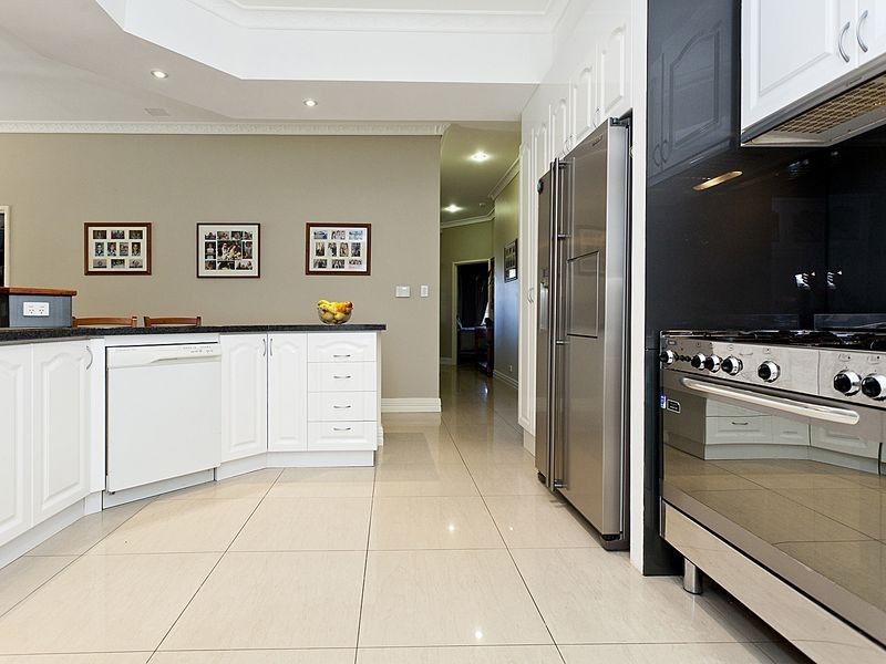 33 Elmore Way, High Wycombe WA 6057