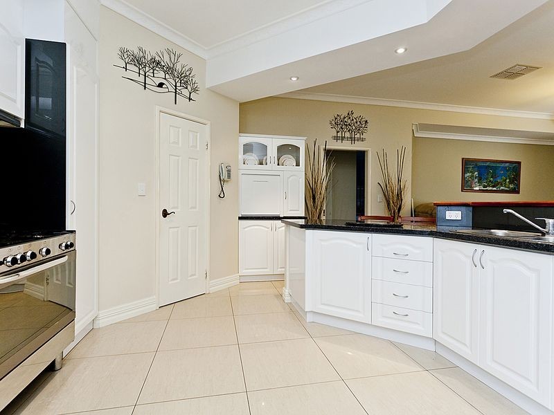 33 Elmore Way, High Wycombe WA 6057