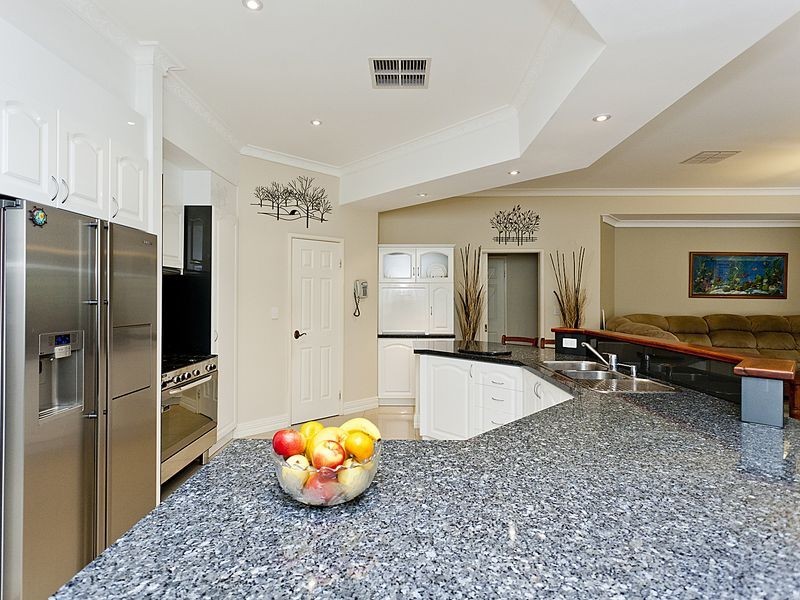 33 Elmore Way, High Wycombe WA 6057