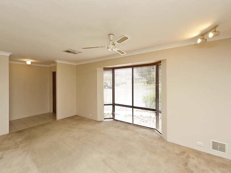8 Cosson way, High Wycombe WA 6057