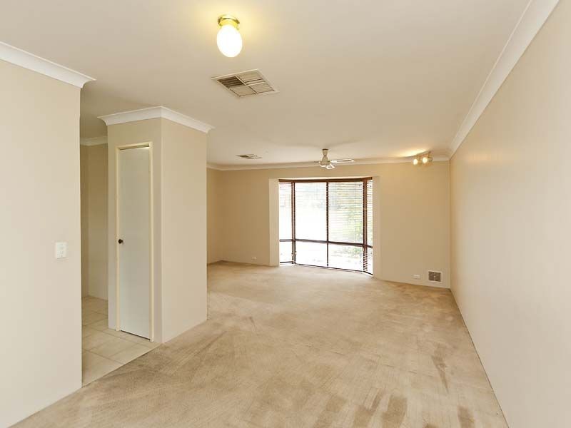 8 Cosson way, High Wycombe WA 6057