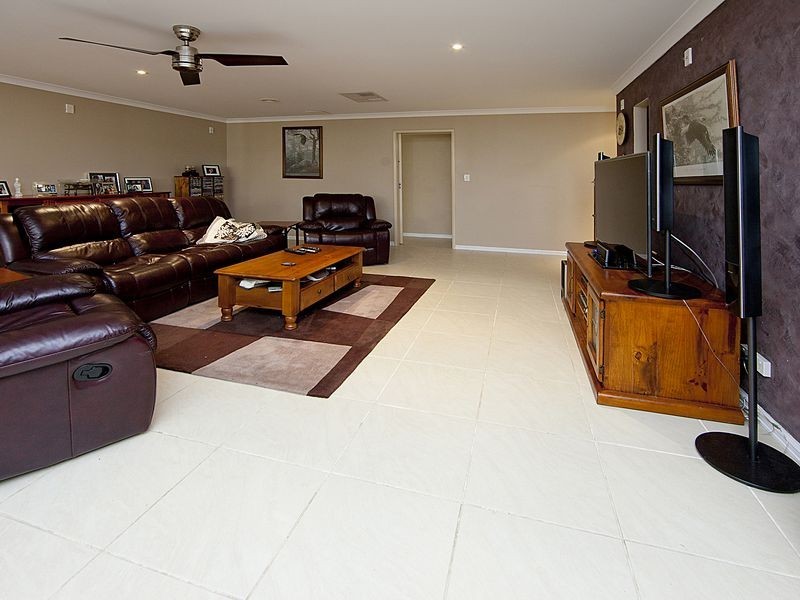 34 Warda Crescent, Forrestfield WA 6058