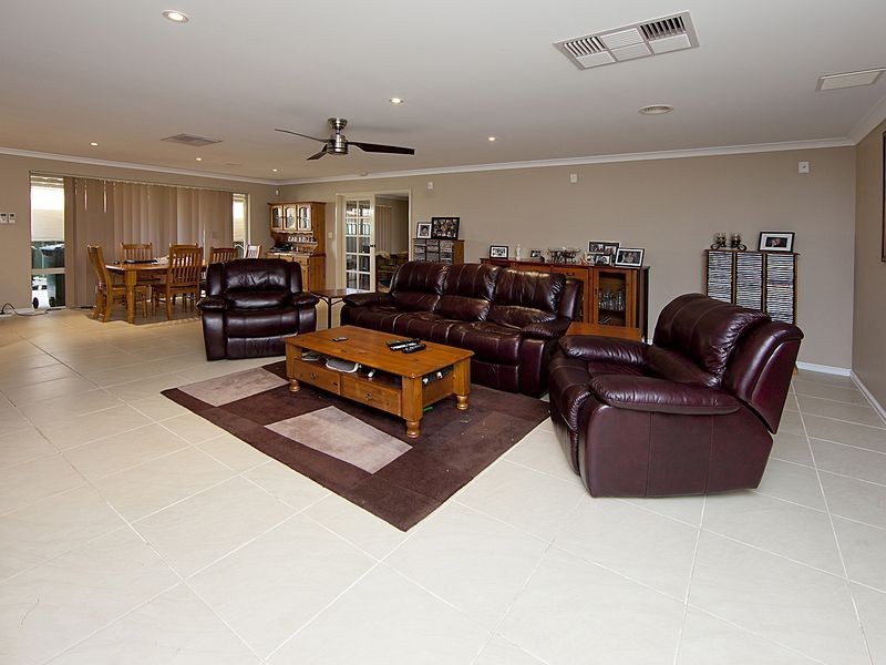 34 Warda Crescent, Forrestfield WA 6058