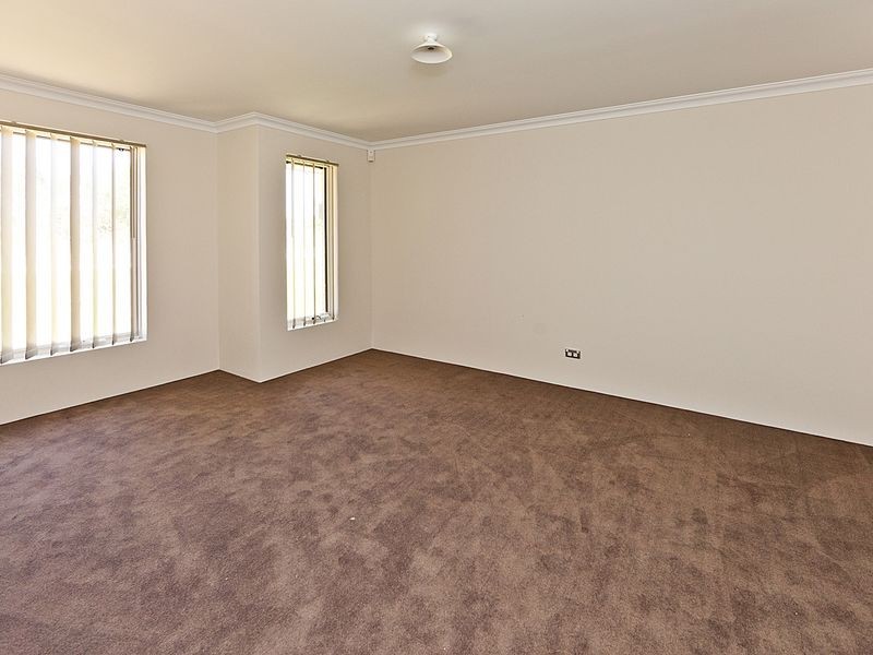 2/268 Adelaide Street, High Wycombe WA 6057