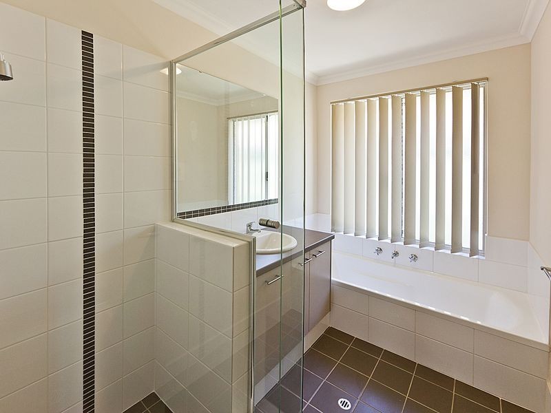 2/268 Adelaide Street, High Wycombe WA 6057