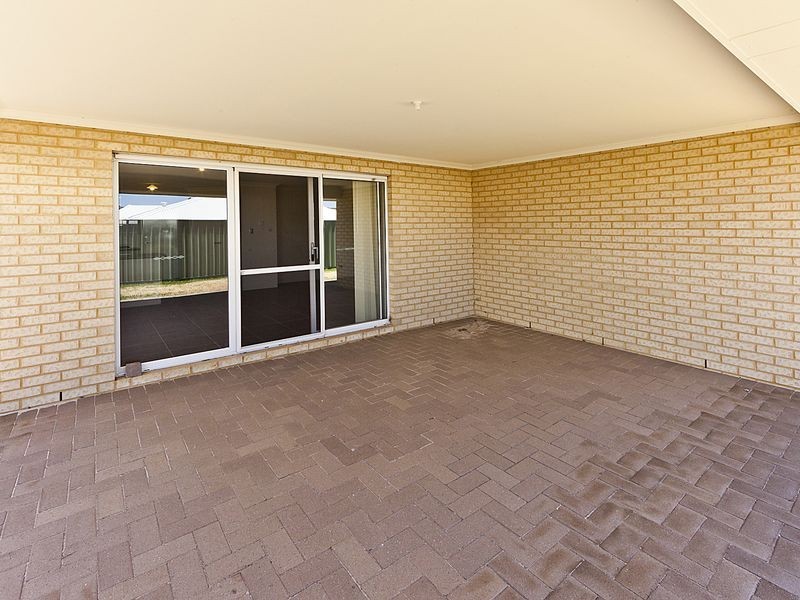 2/268 Adelaide Street, High Wycombe WA 6057
