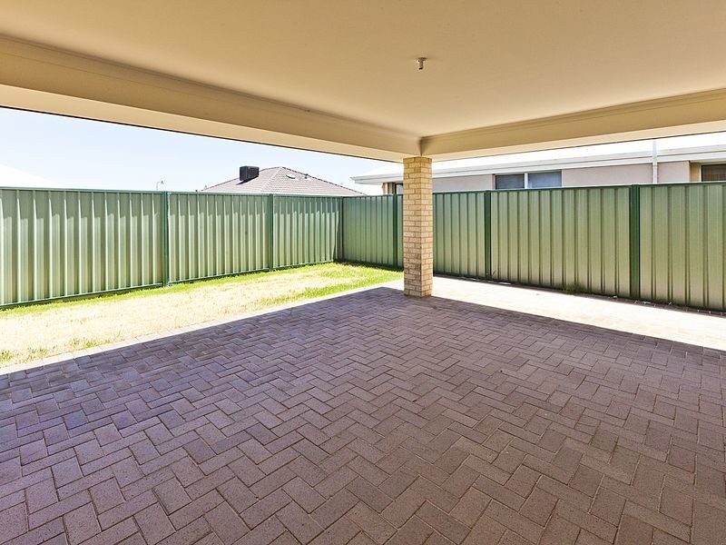 2/268 Adelaide Street, High Wycombe WA 6057