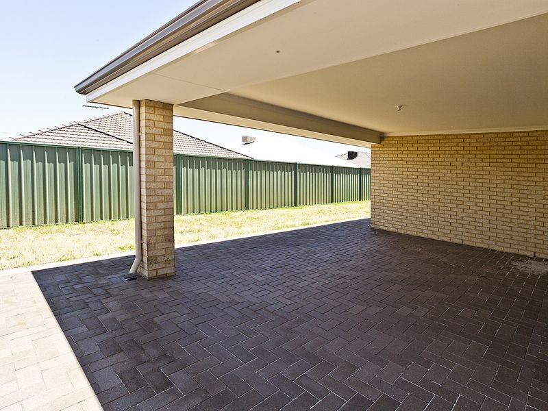 2/268 Adelaide Street, High Wycombe WA 6057
