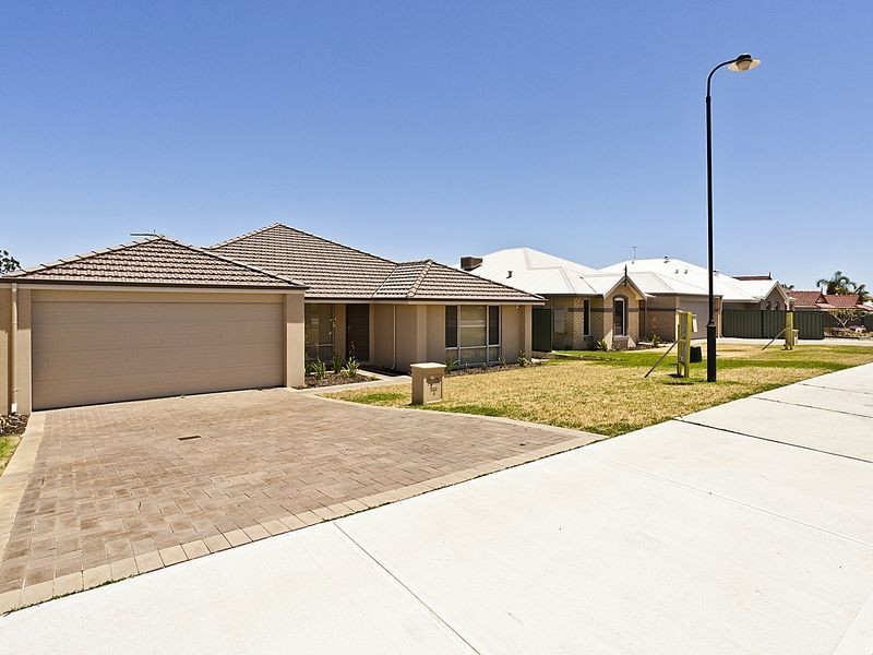 2/268 Adelaide Street, High Wycombe WA 6057